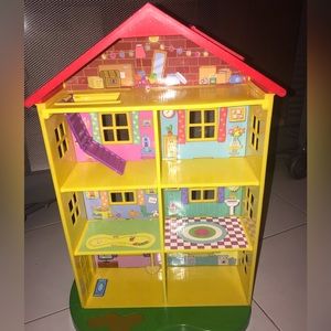 Peppa Pig Play House!